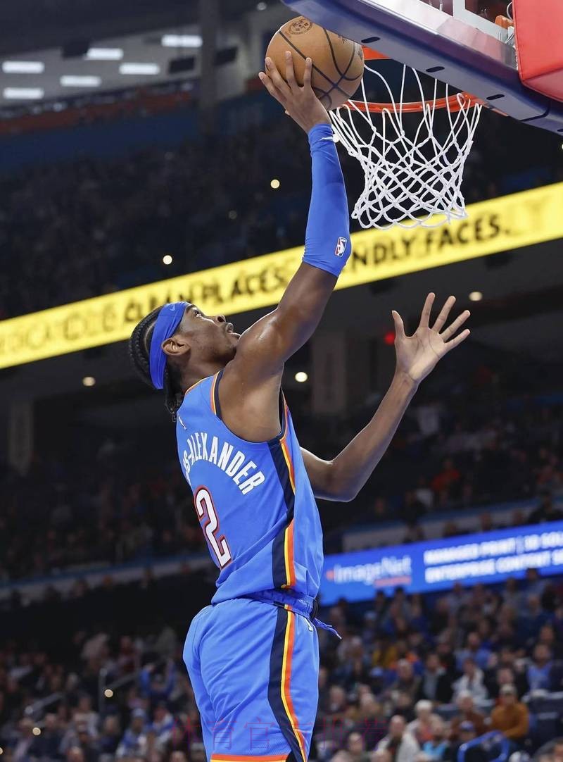 亚历山大火力全开 强投三分一箭穿心 亚历山大火力全开 强投三分一箭穿心